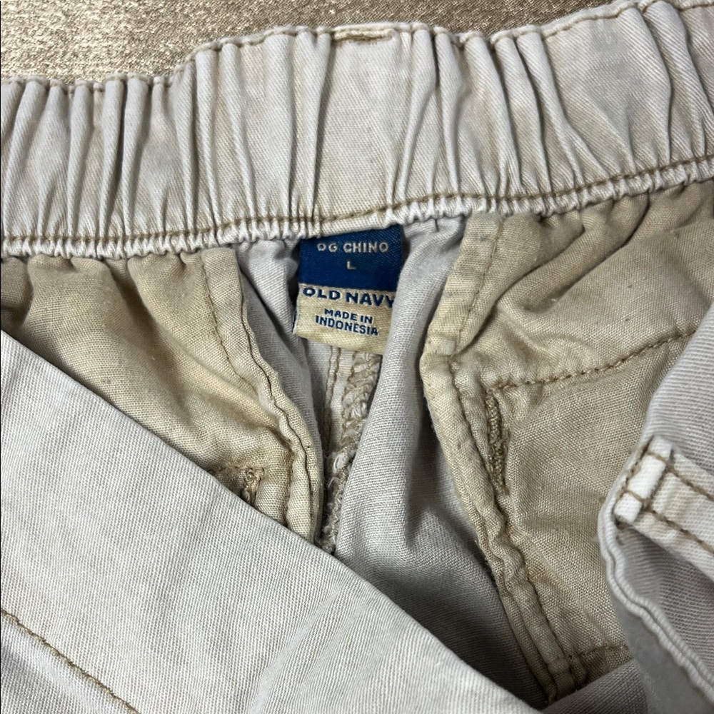Old Navy Women’s Flat-Front Cotton Shorts - Picture 2 of 4